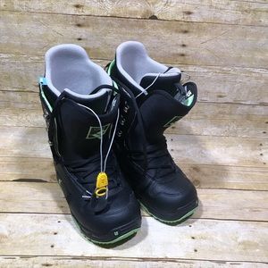 Burton Women’s 9 Snowboard Boots Casa Black Green